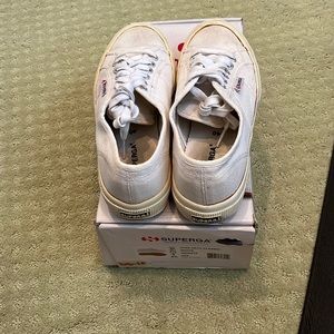 SUPERGA Cotu Classic Size 9 White Sneaker
